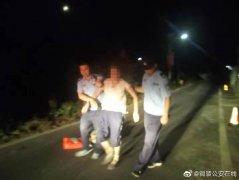 铜陵八旬老人赏花中暑 民警及时救助安全送回